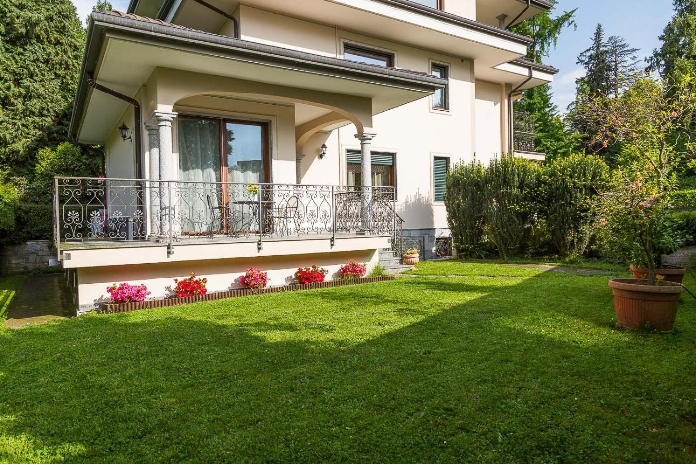 La Petite Dame - Lake Maggiore - 100 M From The Lake Verbania Exterior photo